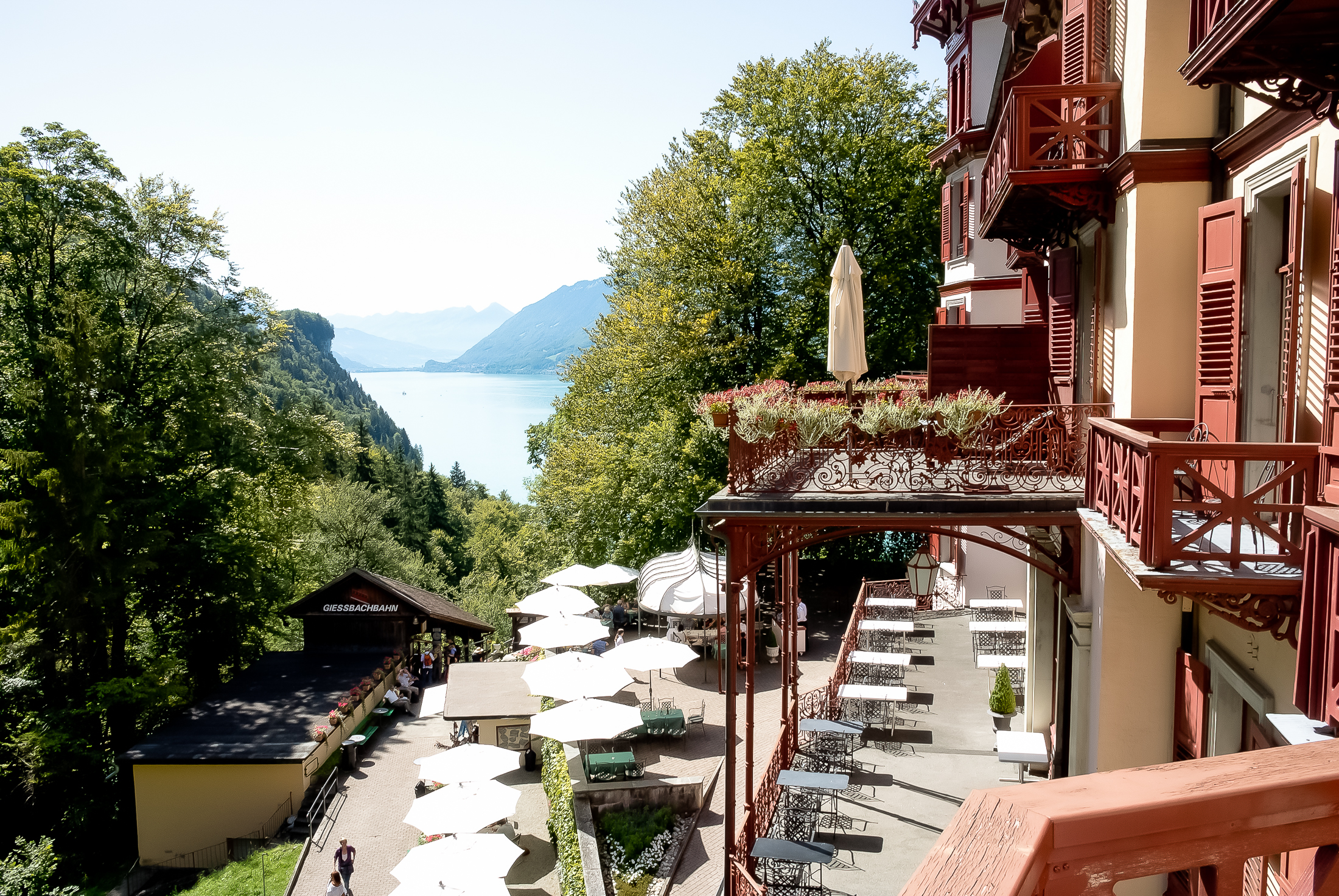 Blick auf den Brienzersee vom Balkon aus.